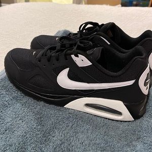 Black and White air max Nike shoes for men